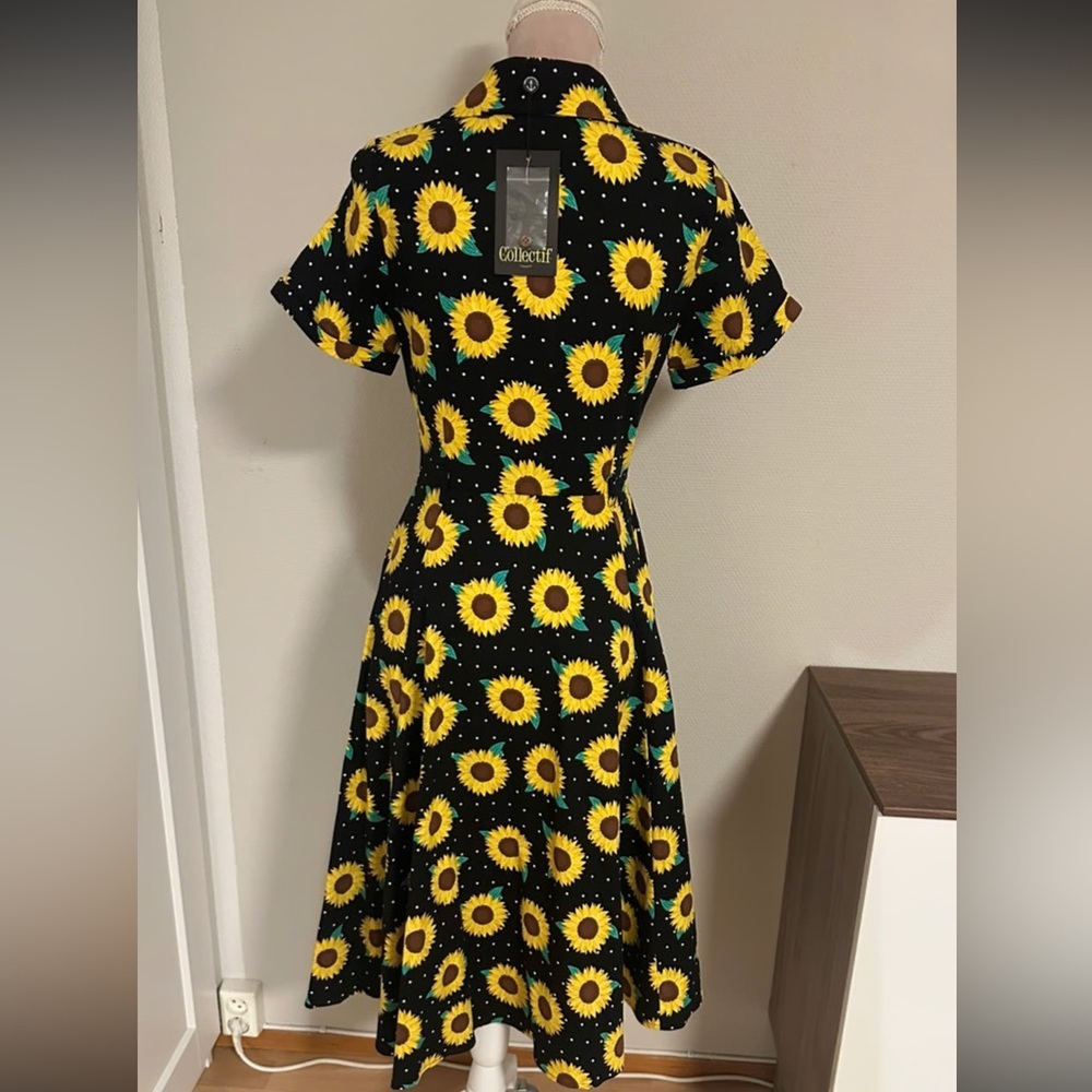 Collectif London 
Fit & Flare 
 Dress Sz US 6 
Floral Sunflower Belted Button - Picture 2 of 9